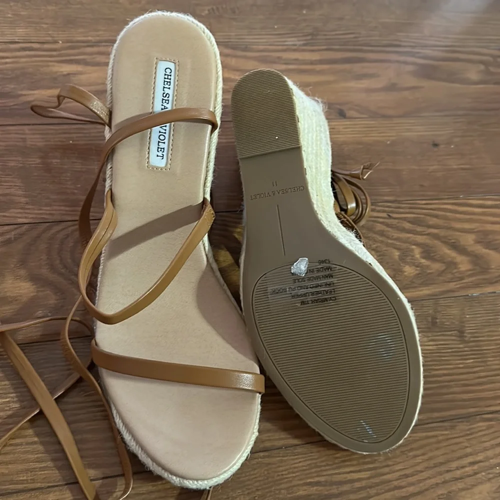 Chelsea and violet wedge GREAT DEALS CHECK OUT MY CLOSET
